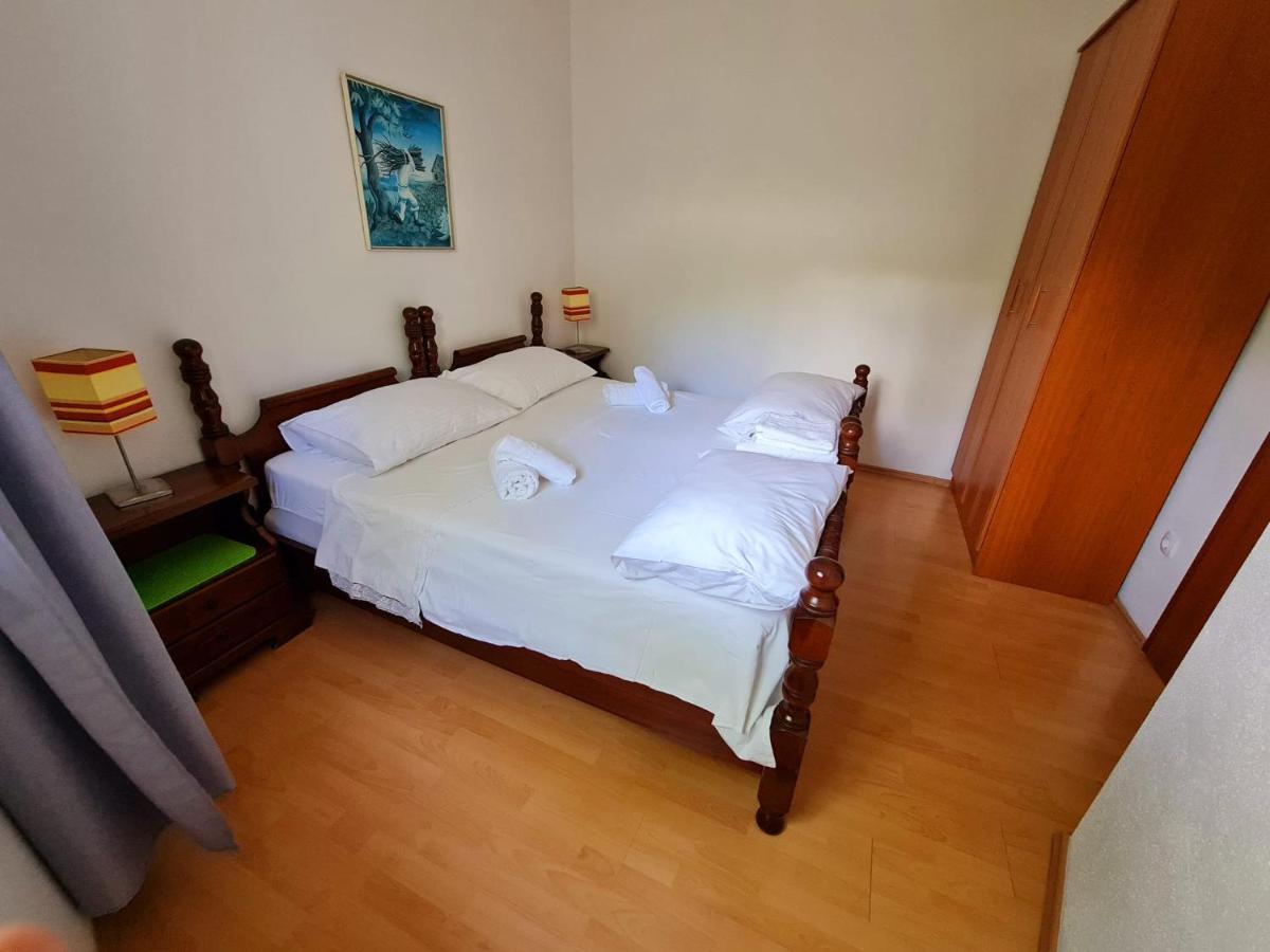 Apartments Silvana Traù Esterno foto