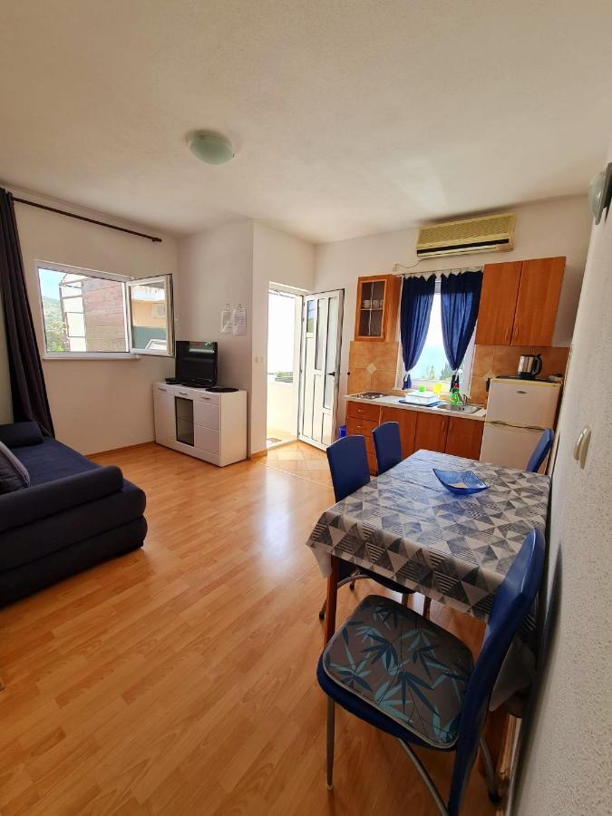 Apartments Silvana Traù Esterno foto