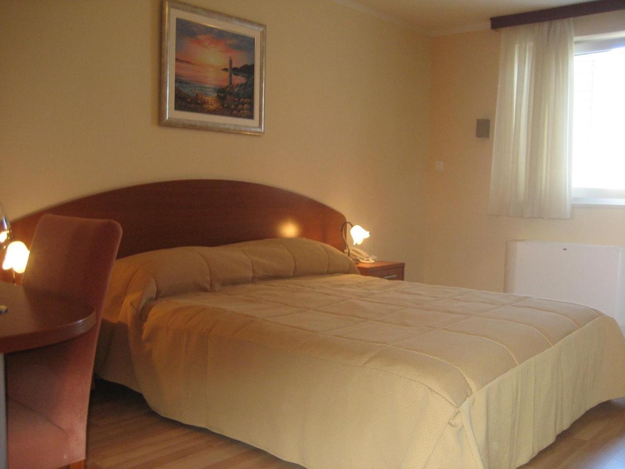 Apartments Silvana Traù Esterno foto